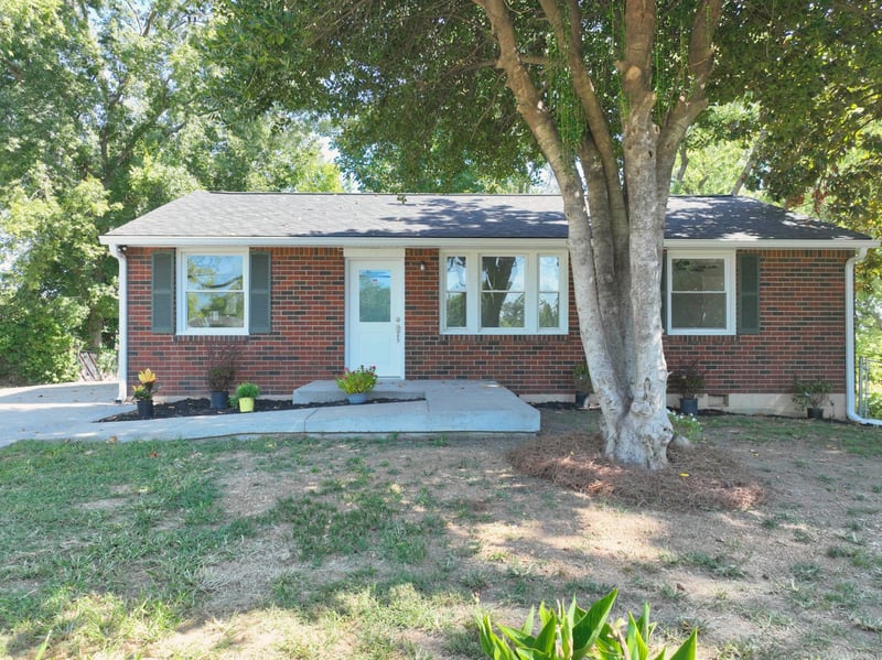 3944 Plantation Dr, Hermitage, TN 37076