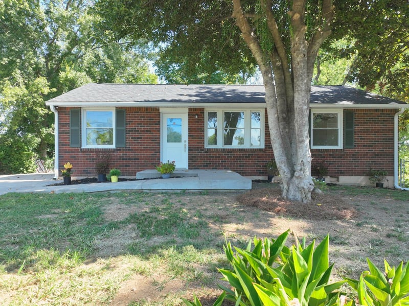 3944 Plantation Dr, Hermitage, TN 37076