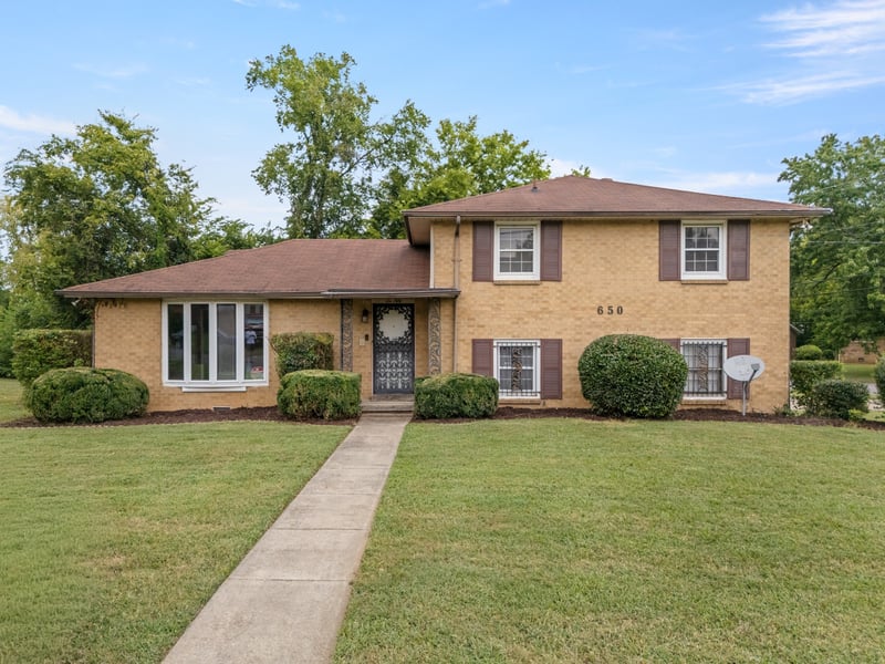 650 Vanderhorst Dr, Nashville, TN 37207