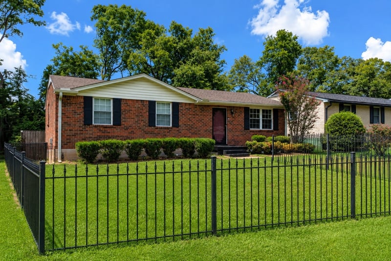 3229 Briarwick Dr, Nashville, TN 37218