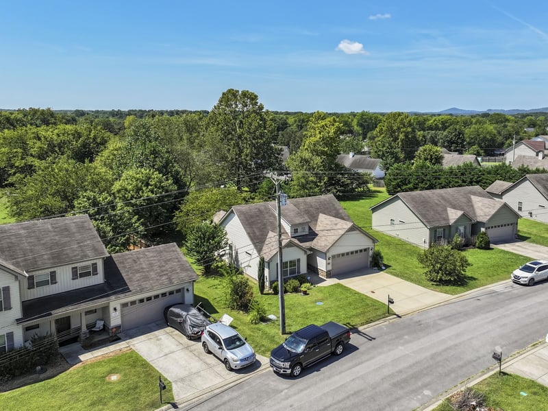 1121 Halverson Dr, Murfreesboro, TN 37128