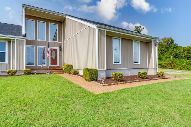 901 Heather Ln, Columbia, TN 38401
