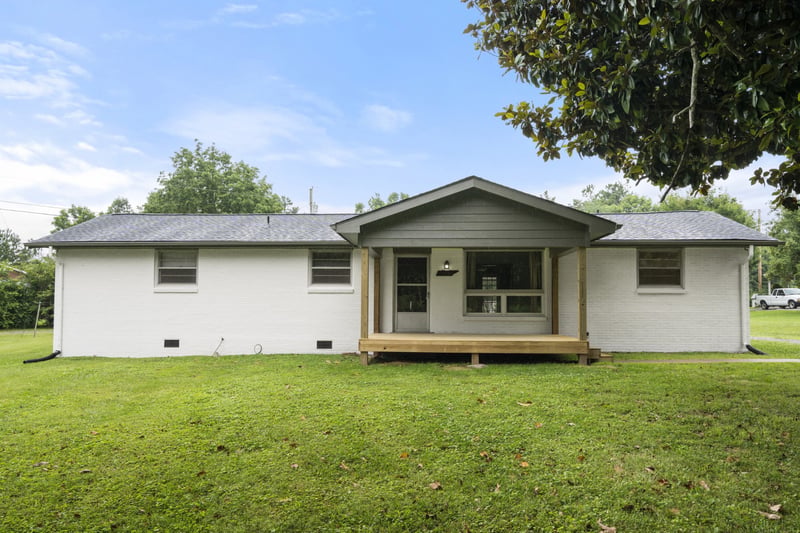 1156 Chestnut Dr, Burns, TN 37029