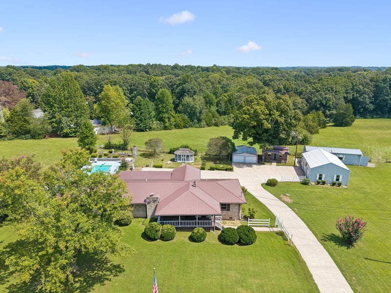 1310 Bakers Work Rd, Burns, TN 37029