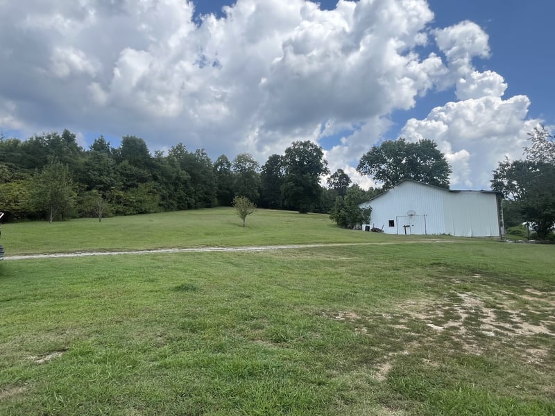 8 Oak Ln, Pleasant Shade, TN 37145