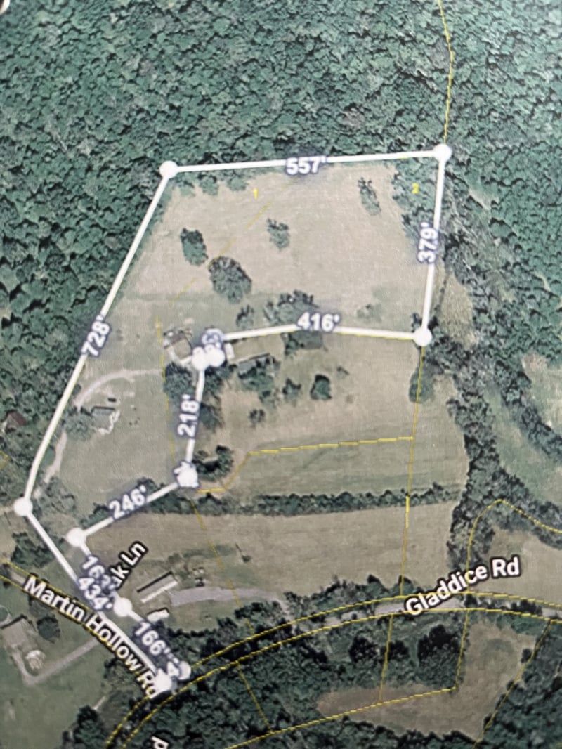8 Oak Ln, Pleasant Shade, TN 37145