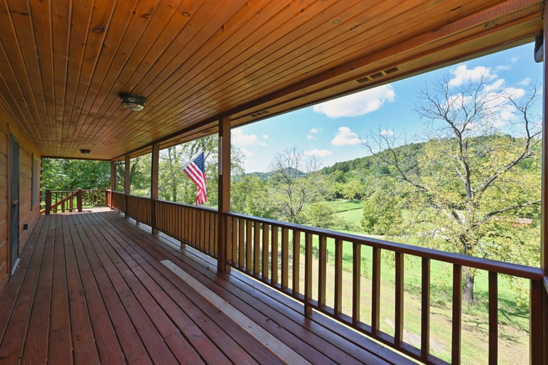 28 Edd Hackett Rd, Pleasant Shade, TN 37145