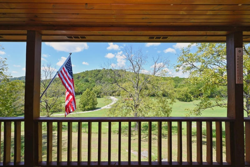 28 Edd Hackett Rd, Pleasant Shade, TN 37145