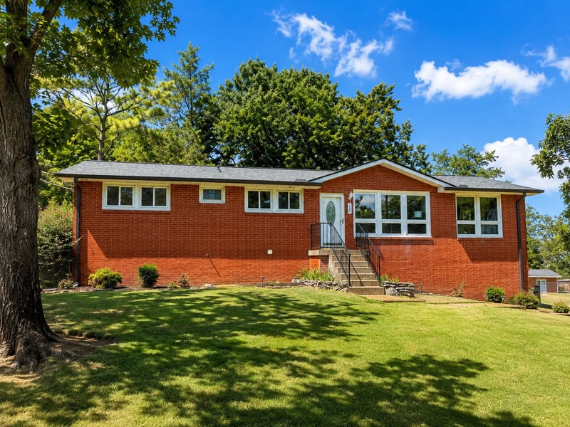166 Bonnafield Dr, Hermitage, TN 37076