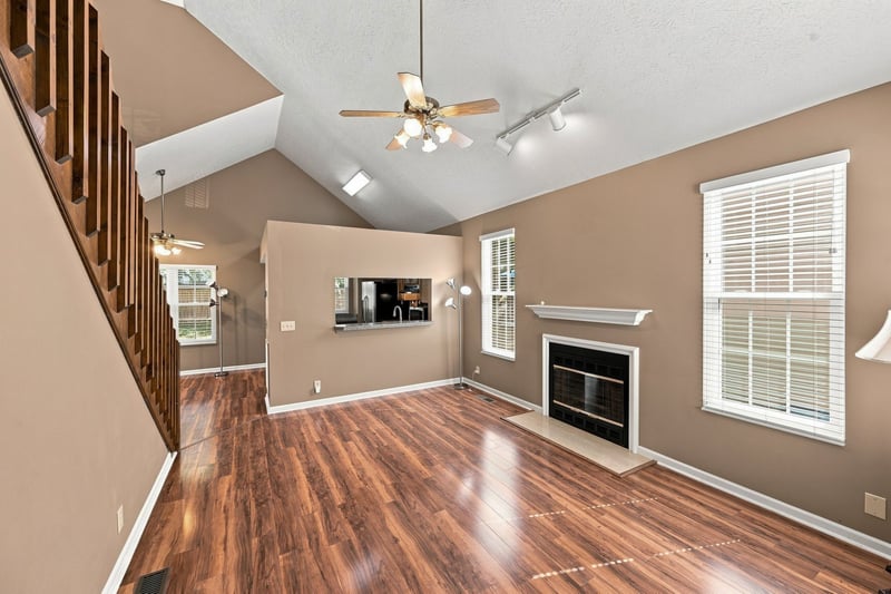 5936 Colchester Dr, Hermitage, TN 37076