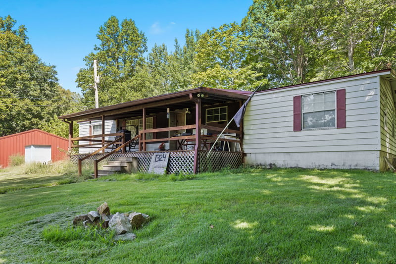 1318 Old Clarksville Pike, Pleasant View, TN 37146