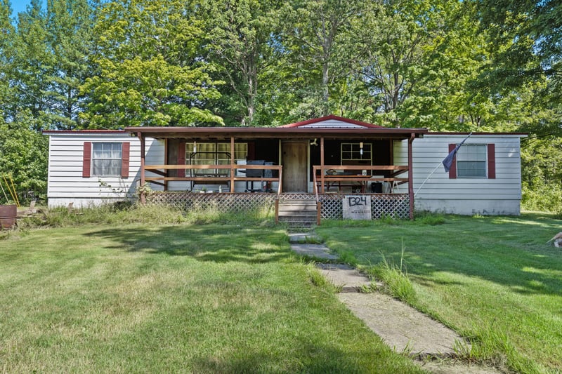 1318 Old Clarksville Pike, Pleasant View, TN 37146