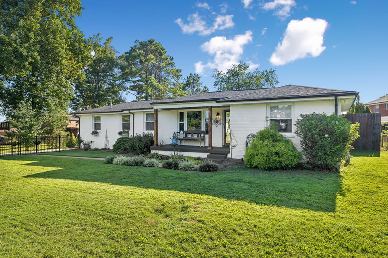 303 Weldon Dr, Hermitage, TN 37076
