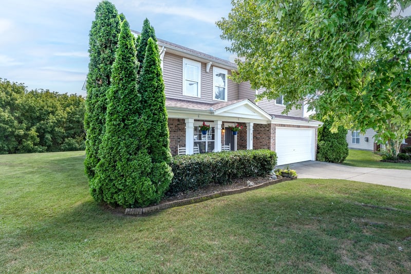 919 Grand Oak Dr, Smyrna, TN 37167