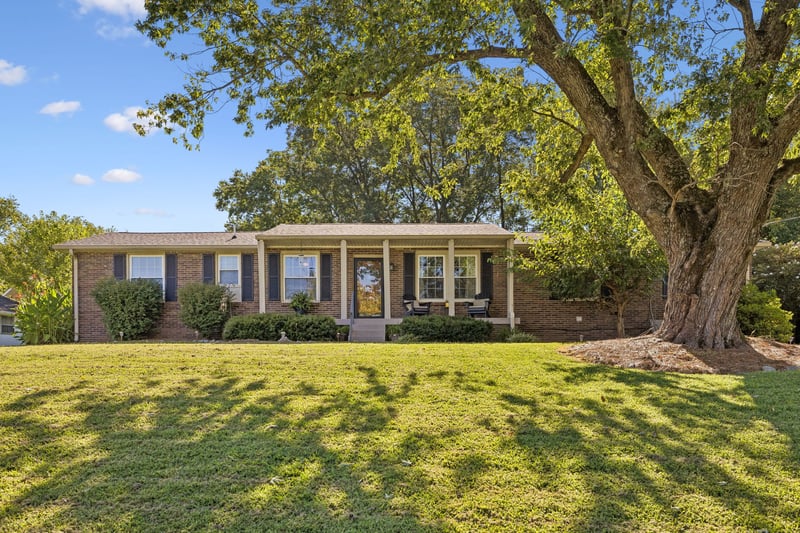 211 Edgewater Dr, Mount Juliet, TN 37122