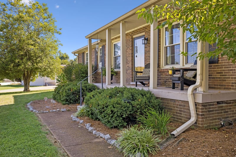211 Edgewater Dr, Mount Juliet, TN 37122