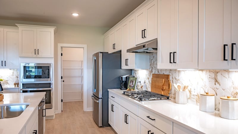 3801 Red Barn Dr, Columbia, TN 38401
