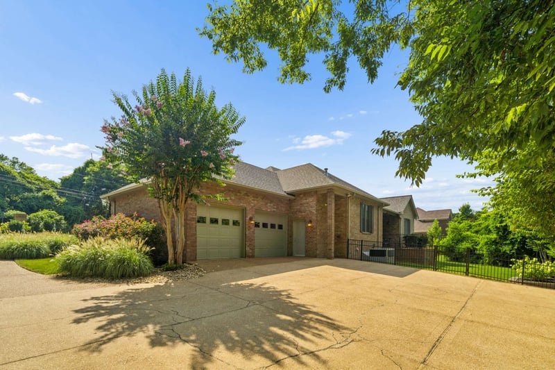 770 Peach Orchard Dr, Nashville, TN 37204