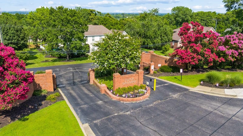 770 Peach Orchard Dr, Nashville, TN 37204