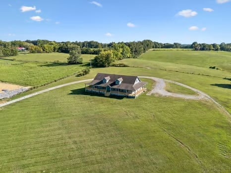 2118 Castelow Rd, Greenbrier, TN 37073