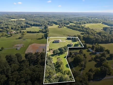 2118 Castelow Rd, Greenbrier, TN 37073