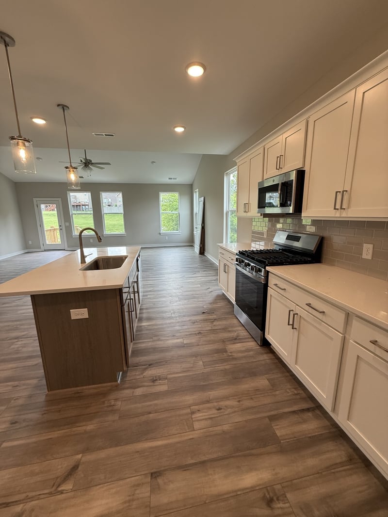 3821 Red Barn Dr, Columbia, TN 38401