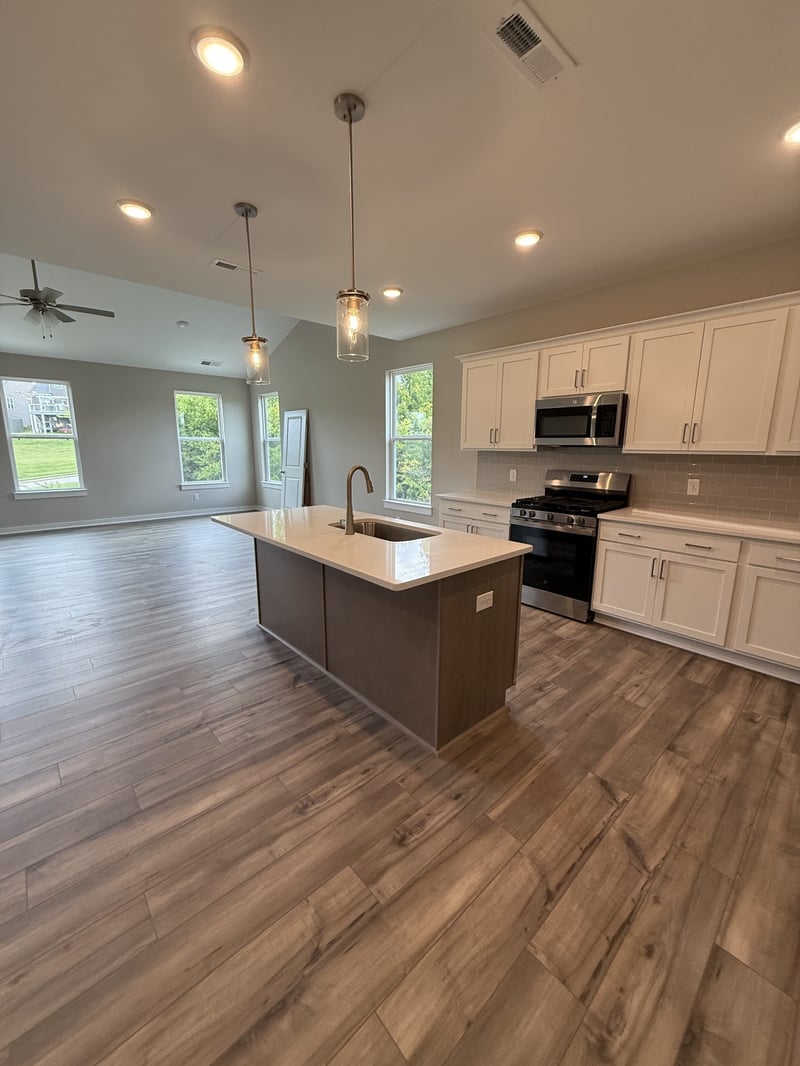 3821 Red Barn Dr, Columbia, TN 38401
