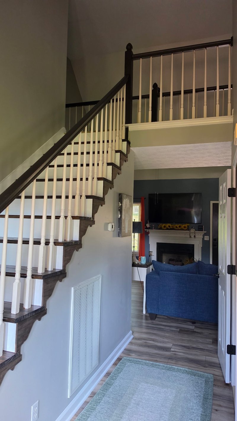 215 S Aztec Dr, White House, TN 37188