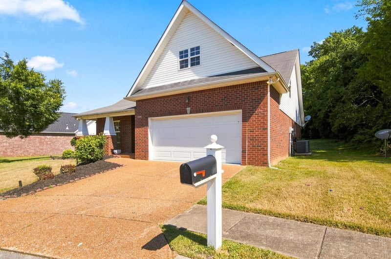 1106 Saddle Creek Dr, Mount Juliet, TN 37122