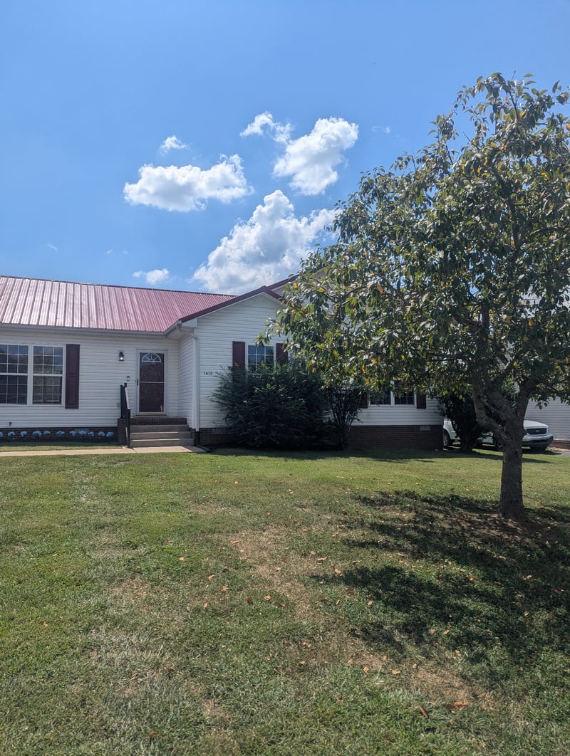 1612 London Dr, Columbia, TN 38401
