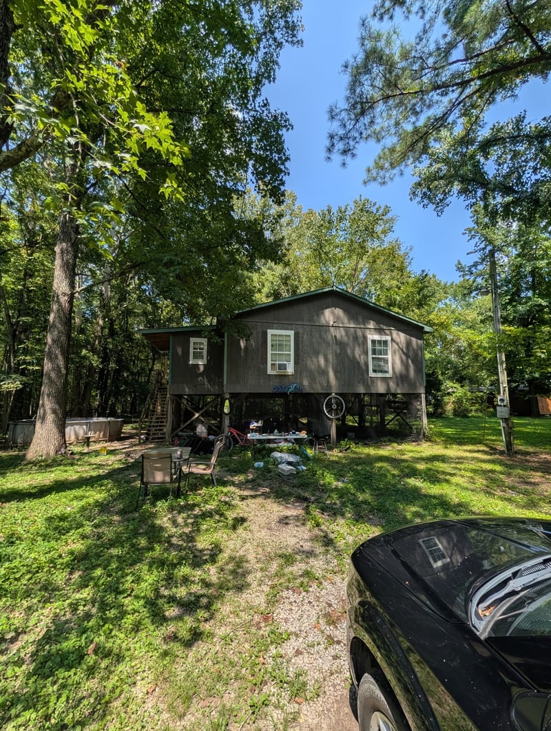 1518 Matlock Dr, Chapmansboro, TN 37035