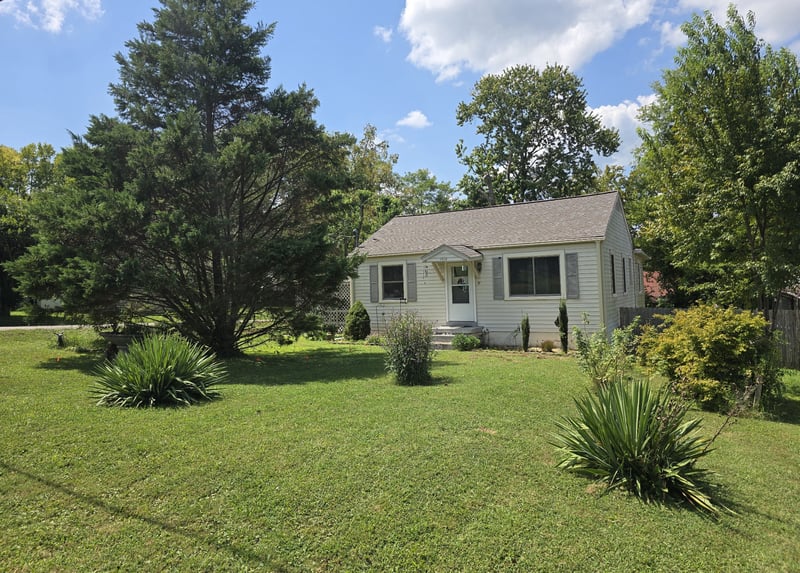 1818 Figures Ave, Columbia, TN 38401