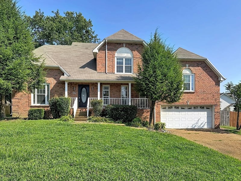 2678 Douglas Ln, Thompsons Station, TN 37179