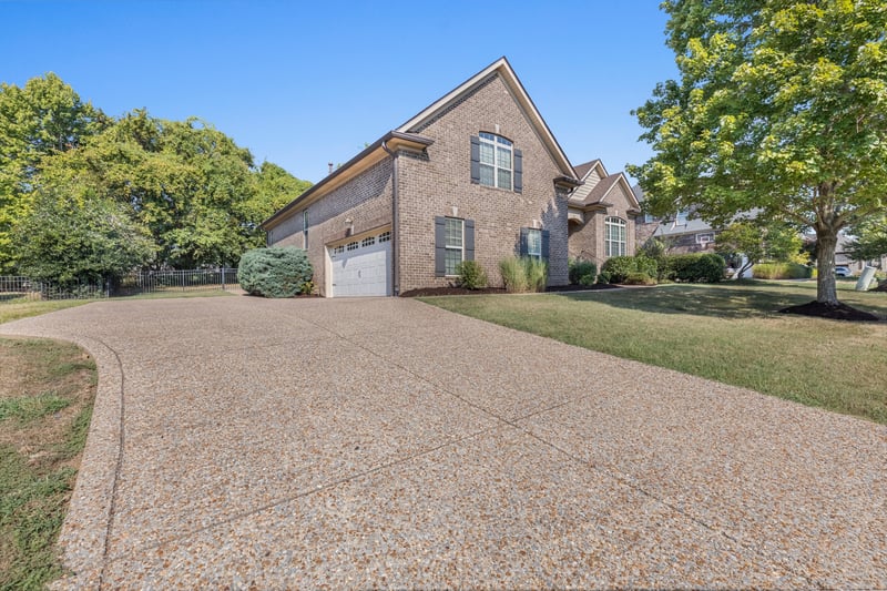 1012 Whispering Wind Way, Hendersonville, TN 37075