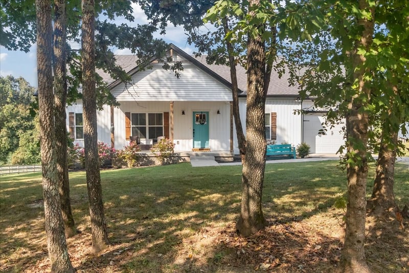 3697 Bowker Rd, Charlotte, TN 37036
