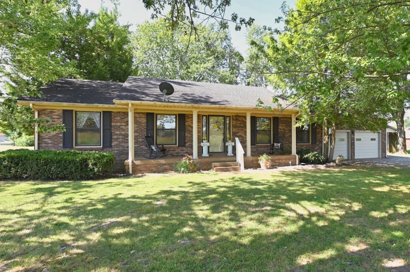 222 Victor Reiter Park Way, Portland, TN 37148