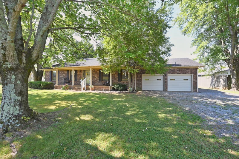 222 Victor Reiter Park Way, Portland, TN 37148