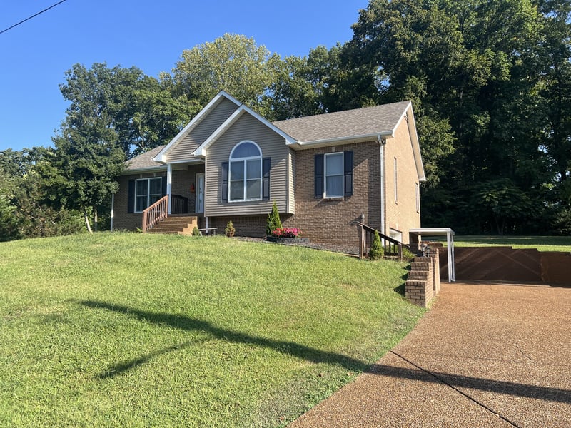 2312 Woodmont Dr, Springfield, TN 37172