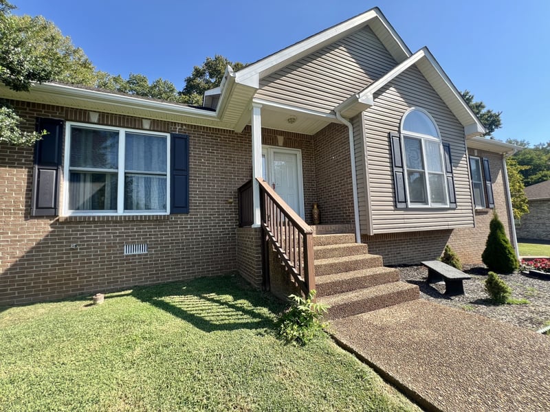 2312 Woodmont Dr, Springfield, TN 37172