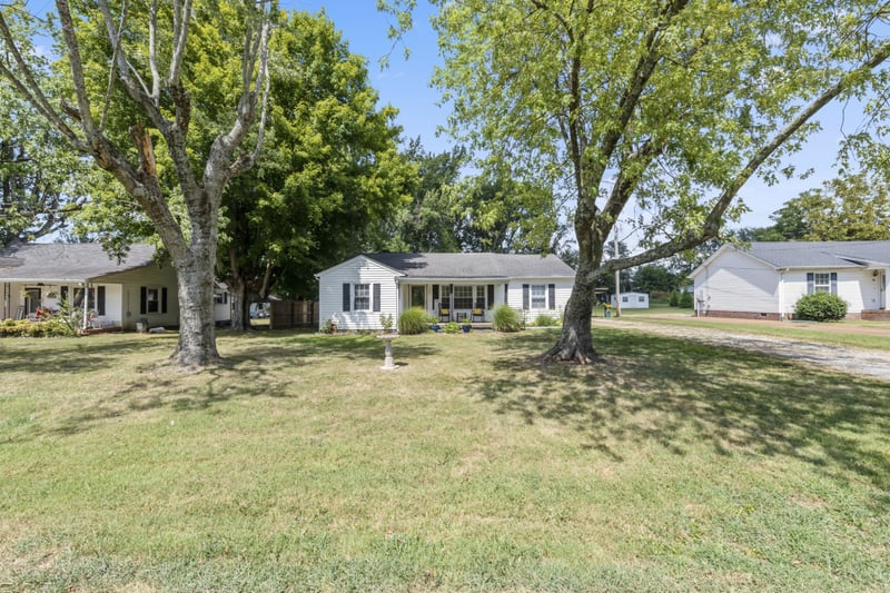 529 W Market St, Portland, TN 37148