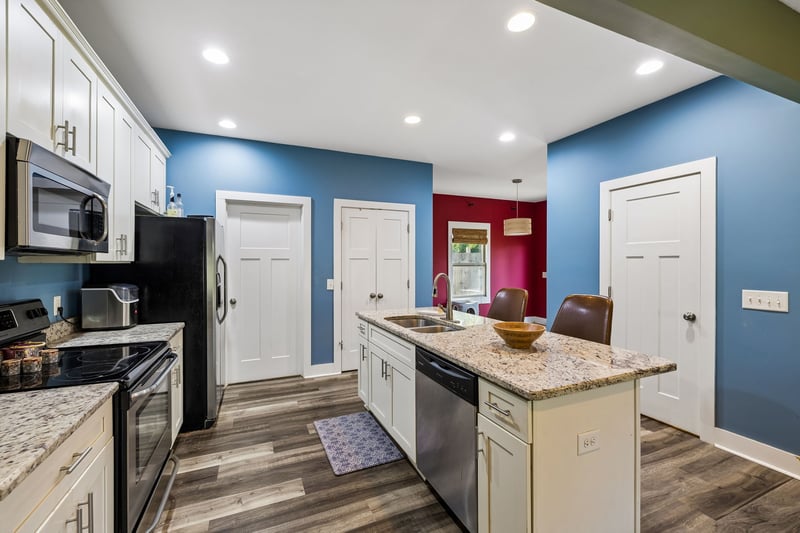 421 Joy Ave, Nashville, TN 37207