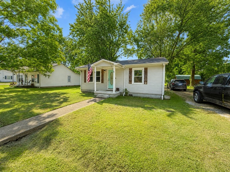 112 Demase St, Portland, TN 37148