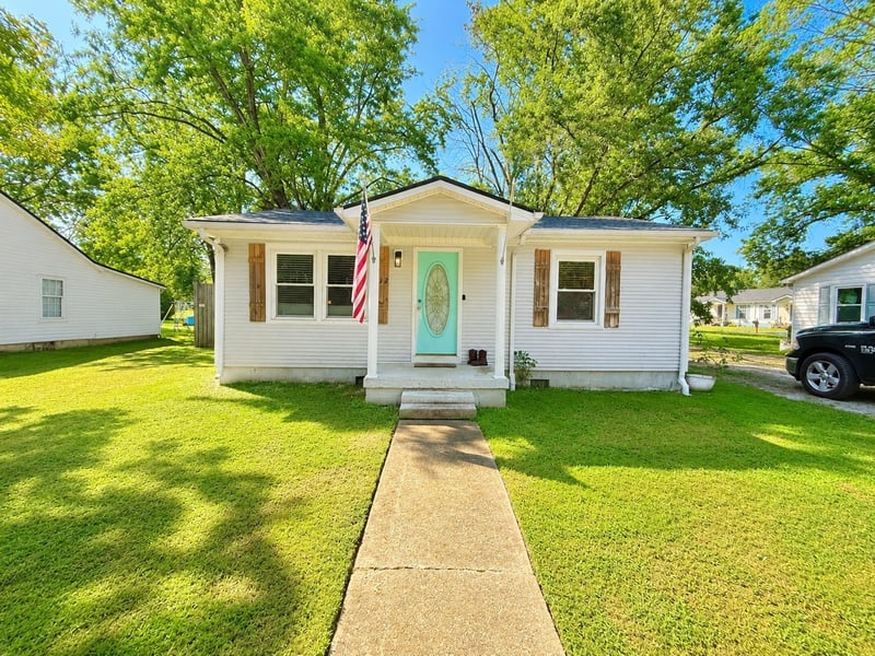112 Demase St, Portland, TN 37148