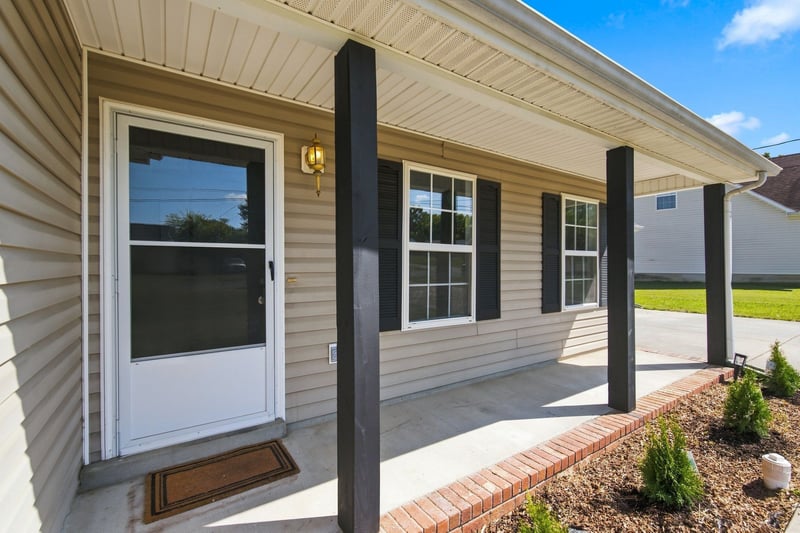 2223 Rosecran Cir, La Vergne, TN 37086