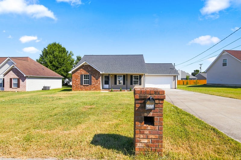 2223 Rosecran Cir, La Vergne, TN 37086