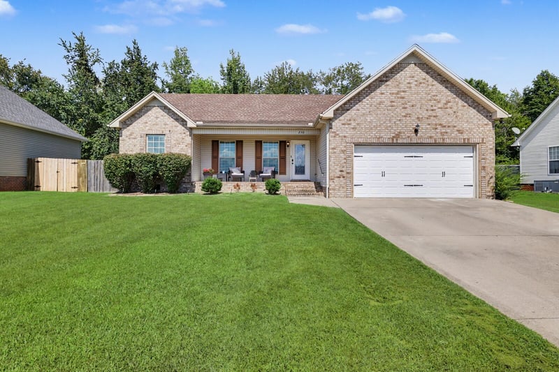 236 Preakness Cir, Pleasant View, TN 37146