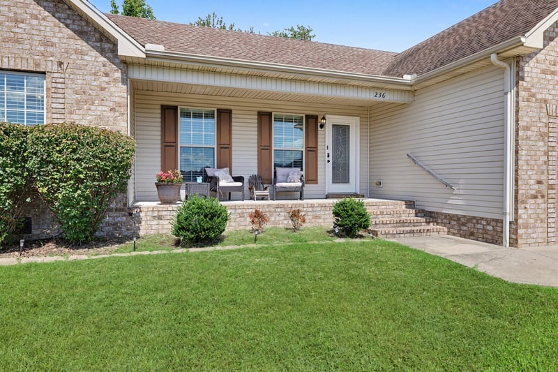 236 Preakness Cir, Pleasant View, TN 37146