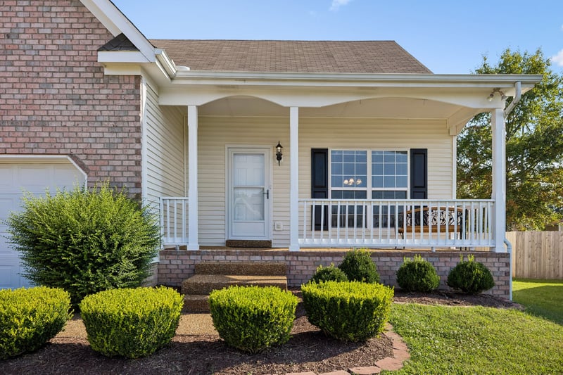 1002 Persimmon Dr, Spring Hill, TN 37174
