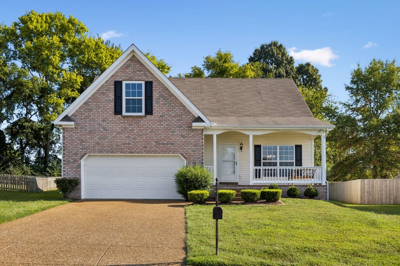 1002 Persimmon Dr, Spring Hill, TN 37174