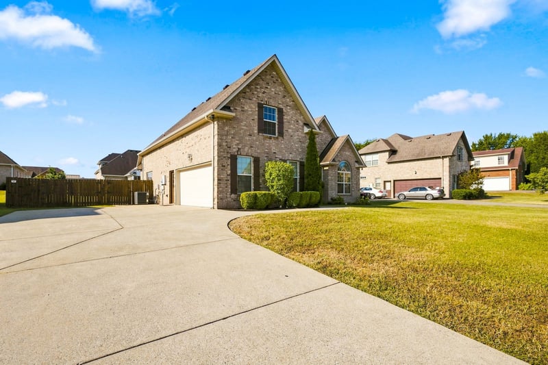 1734 Bear Paw Ln, Murfreesboro, TN 37130